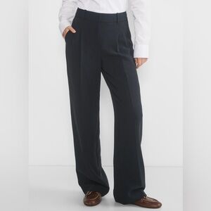 Aritzia Effortless Pant in Dark Night Navy (Regular Length)